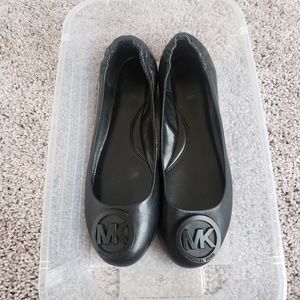 Black Michael Kors flats size 9
